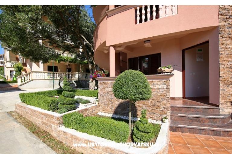 Apartmani Dalmatino Pakoštane – foto 10