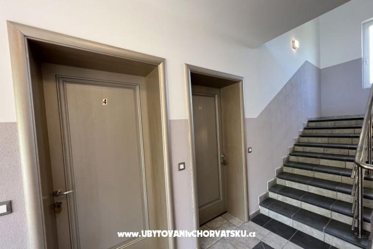 Apartmani sa bazenom Villa Julia 3  – foto 17