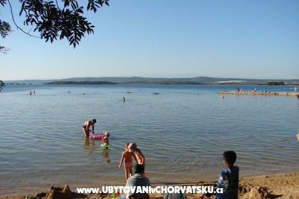 Apartmani na moru – foto 12