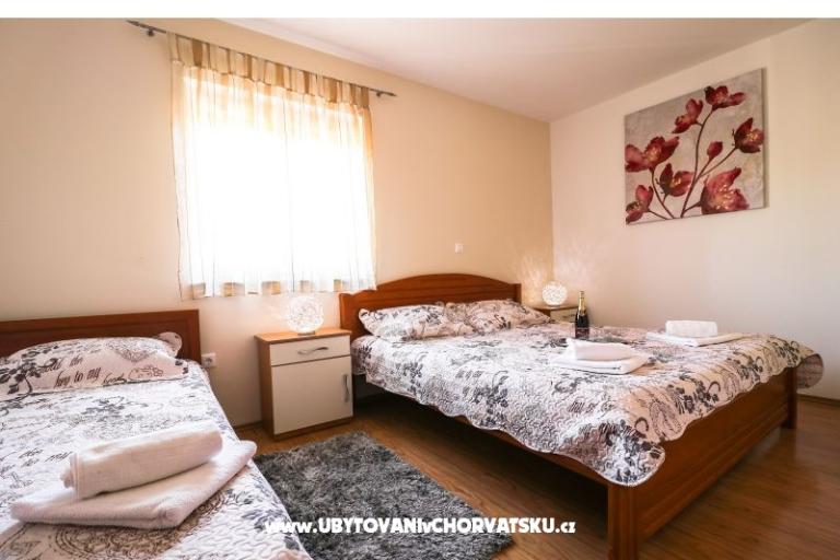  Kuća sa bazenom - Villa Marijana  – foto 16