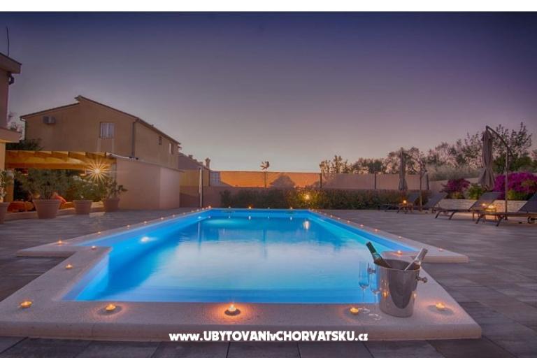  Kuća sa bazenom - Villa Marijana  – foto 2