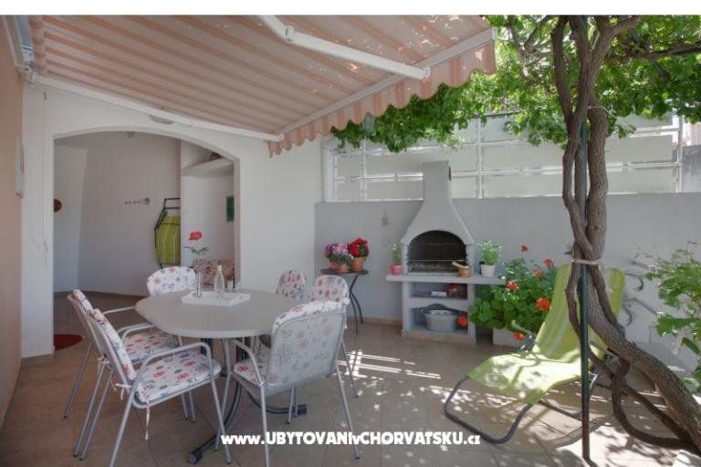 Apartmani MARINA - Villa NEDIKA – foto 13