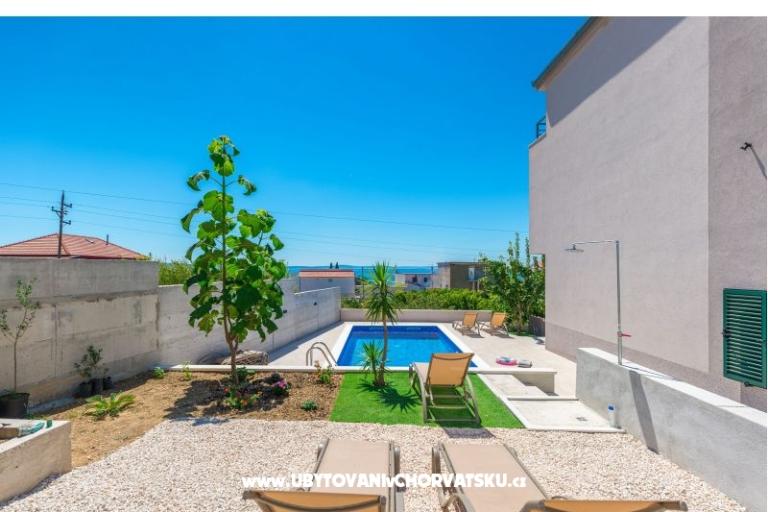 Apartmani s bazenom Cvita/Podstrana – foto 12