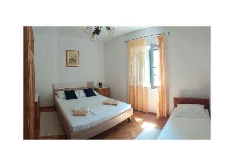 Apartmani s bazenom Cvita/Podstrana – foto 7