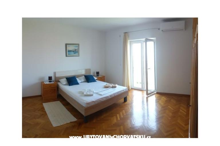 Apartmani s bazenom Cvita/Podstrana – foto 9