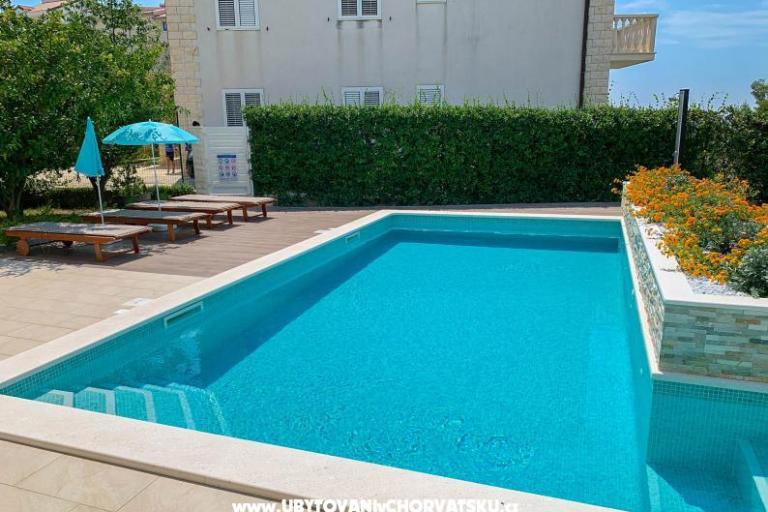 Apartmani Lemon Garden sa bazenom – foto 6