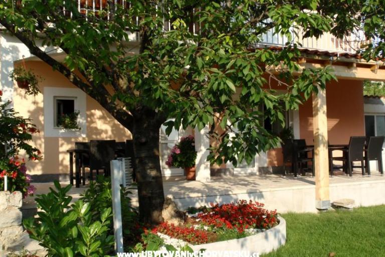 Apartmani Sara i Nino – foto 7