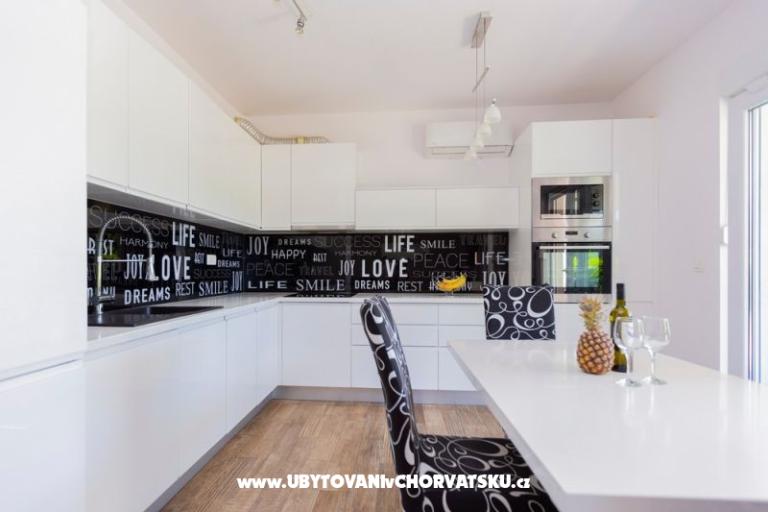 Apartman lux with garden – foto 12