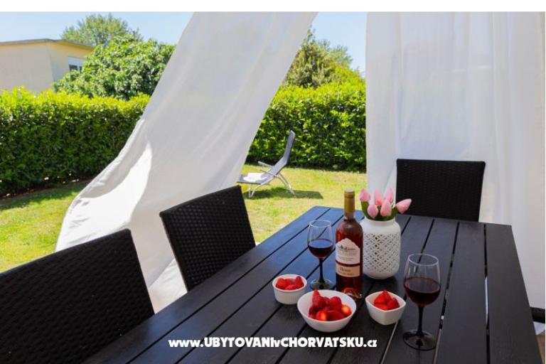 Apartman lux with garden – foto 2
