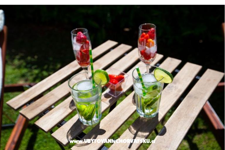 Apartman lux with garden – foto 21