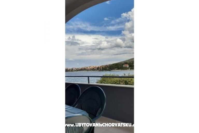 Apartmani 10 metara od mora – foto 11