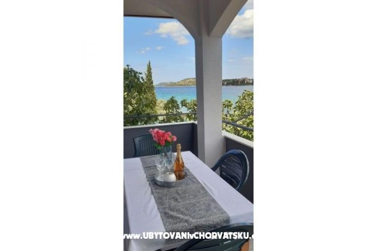 Apartmani 10 metara od mora – foto 2