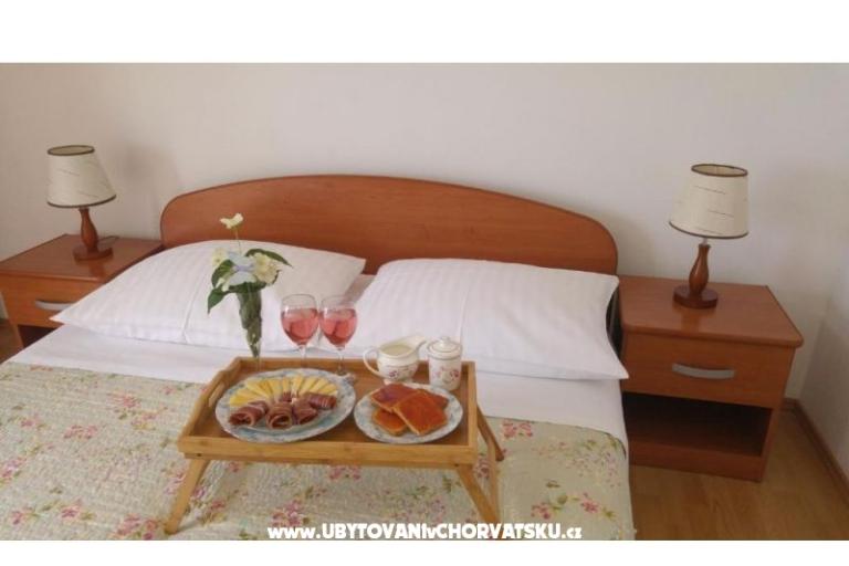 Apartmani TONĆI I IRIS*** – foto 8