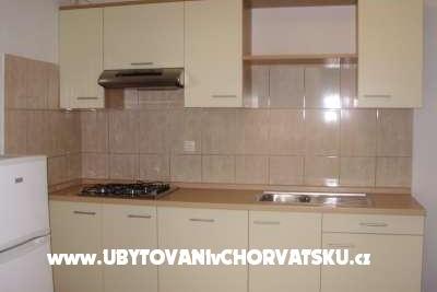 Apartmani Angelo sa bazenom – foto 11