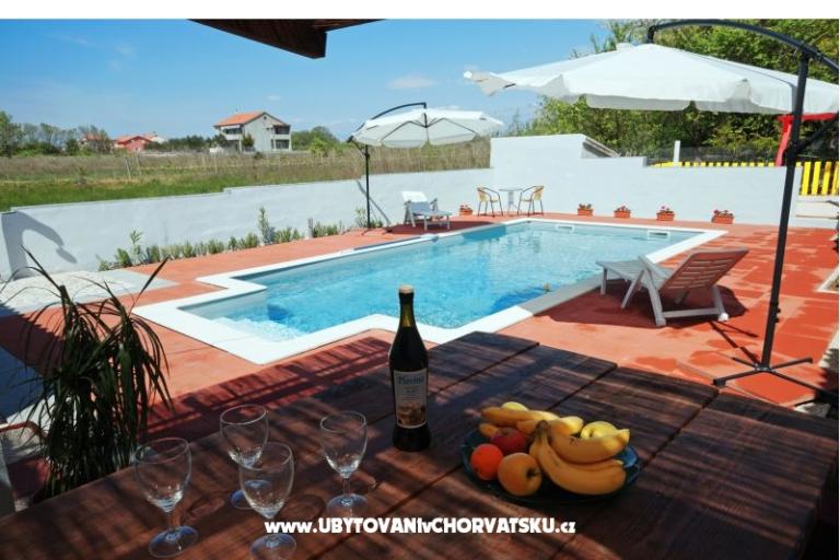 Apartmani Angelo sa bazenom – foto 12