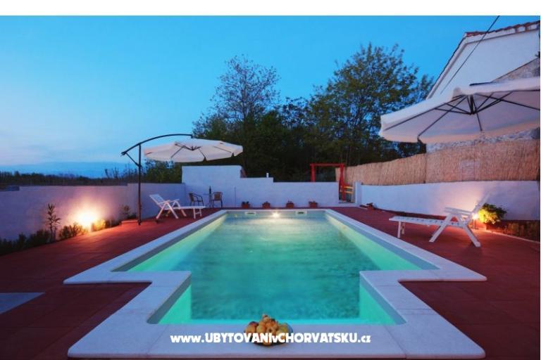 Apartmani Angelo sa bazenom – foto 14