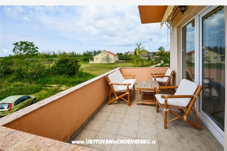 Apartmani Angelo sa bazenom – foto 8