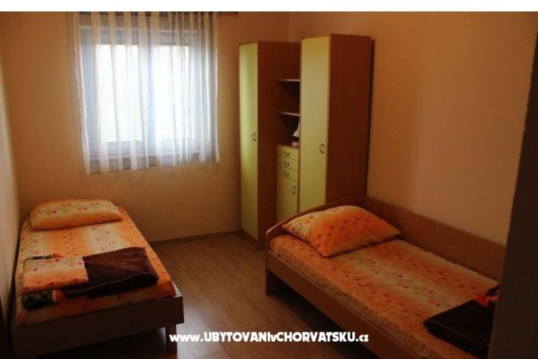 Apartmani Angelo sa bazenom – foto 9