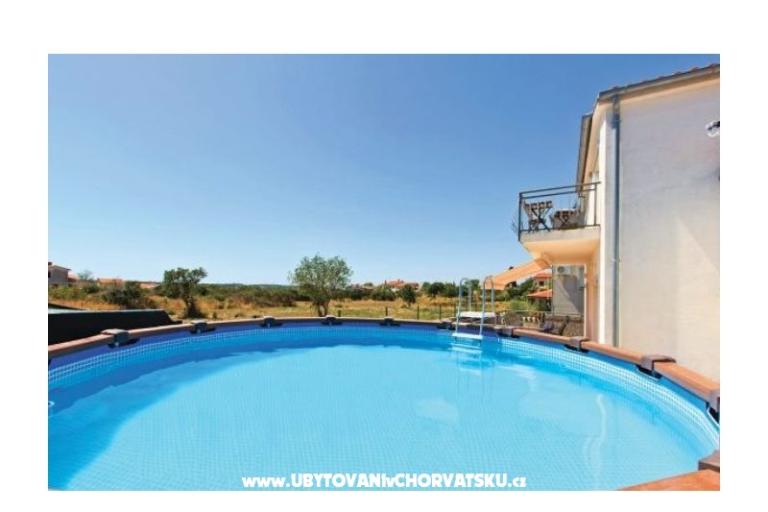 Family house sa bazenom – foto 15
