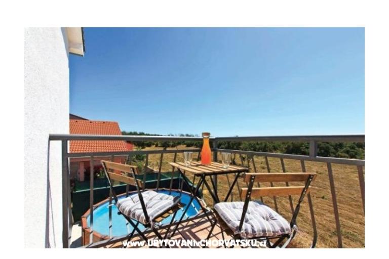 Family house sa bazenom – foto 16
