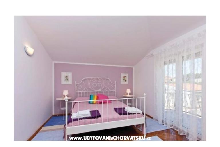 Family house sa bazenom – foto 8