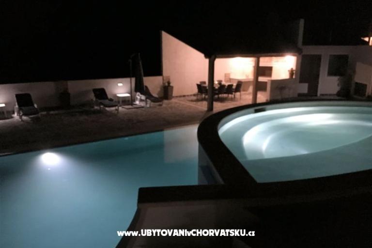 Apartmani sa bazenom Štinjan – foto 14