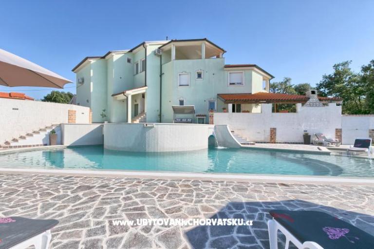 Apartmani sa bazenom Štinjan – foto 2