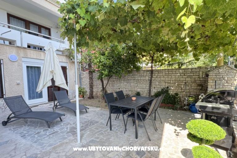 Flowers Apartmani Pula – foto 4