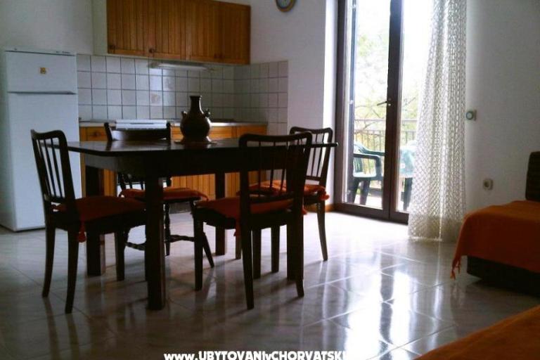 Icarus Apartmani – foto 3