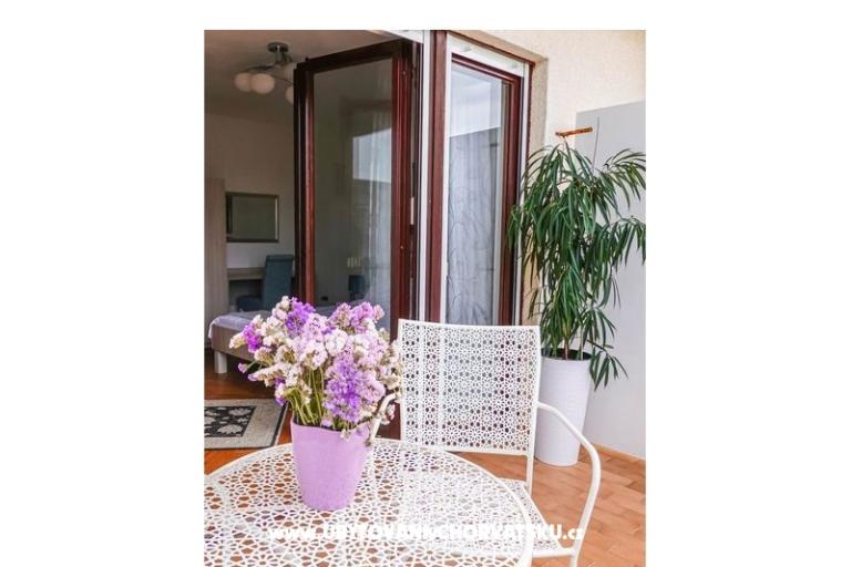 Apartmani Anny sa bazenom – foto 18