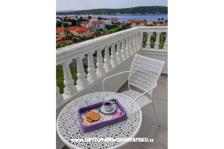 Apartmani Anny sa bazenom – foto 27