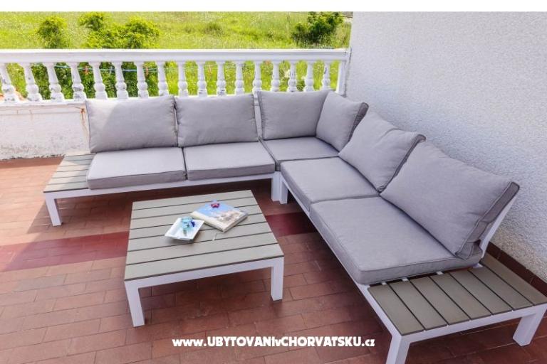 Apartmani Anny sa bazenom – foto 30