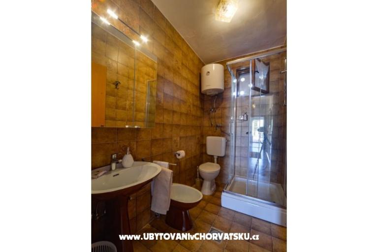 Apartmani Anny sa bazenom – foto 33