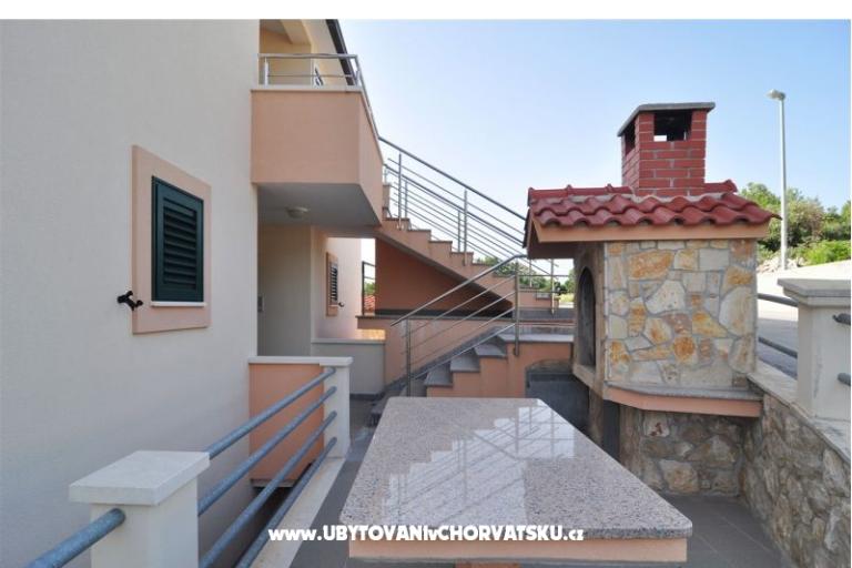 Apartmani Panorama s bazenom – foto 12