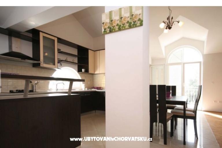 Apartmani Naomi – foto 13
