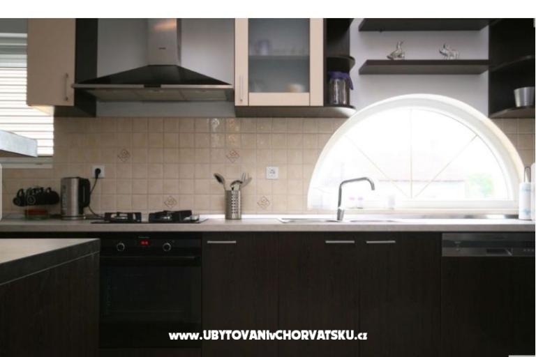 Apartmani Naomi – foto 15