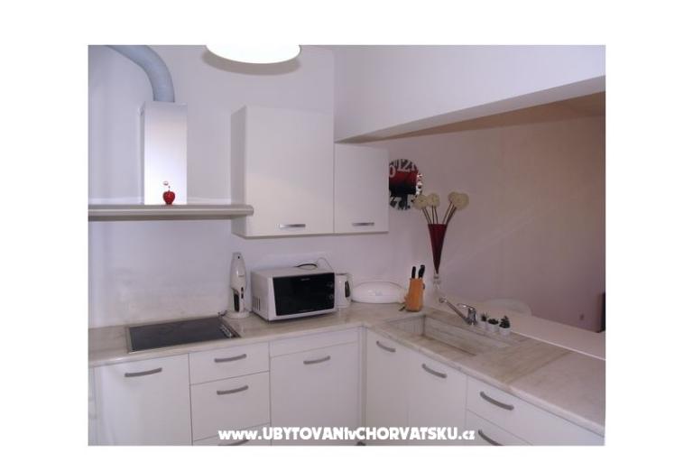 AdiOro Luxury Beachfront Apartman – foto 6