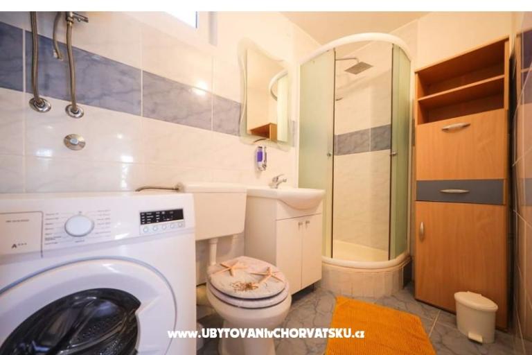 Apartman ANAI with private  pool – foto 11