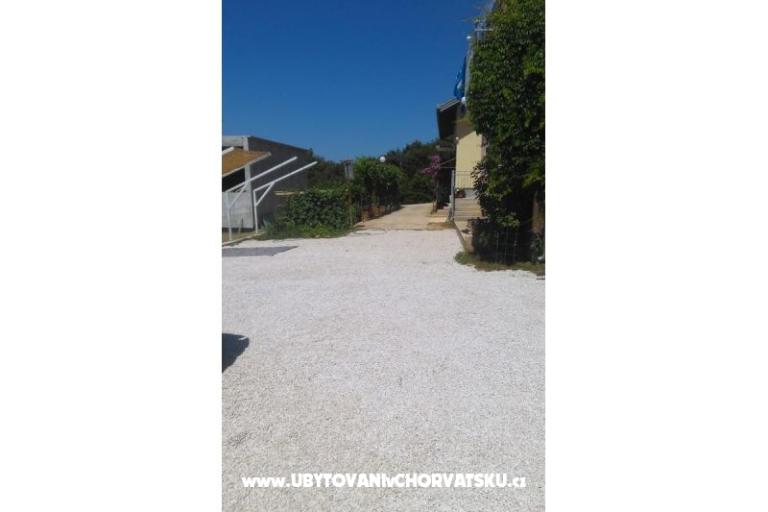 Apartman ANAI with private  pool – foto 13