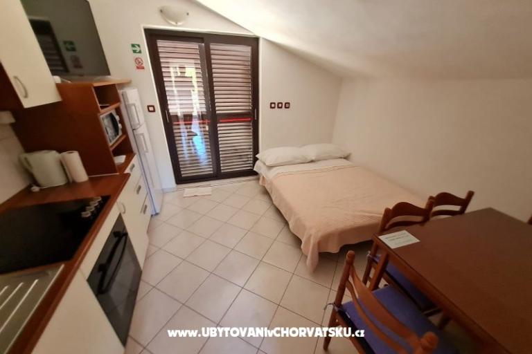 Apartmani Katić Slatine – foto 13