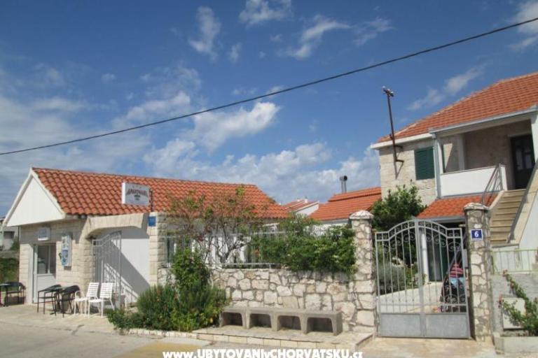 Apartmani Tri palme – foto 4