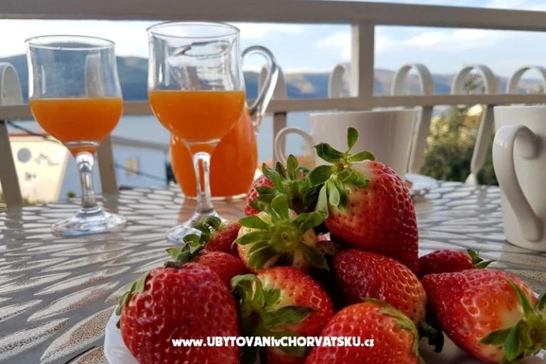 Obiteljski apartman Okrug Donji – foto 15