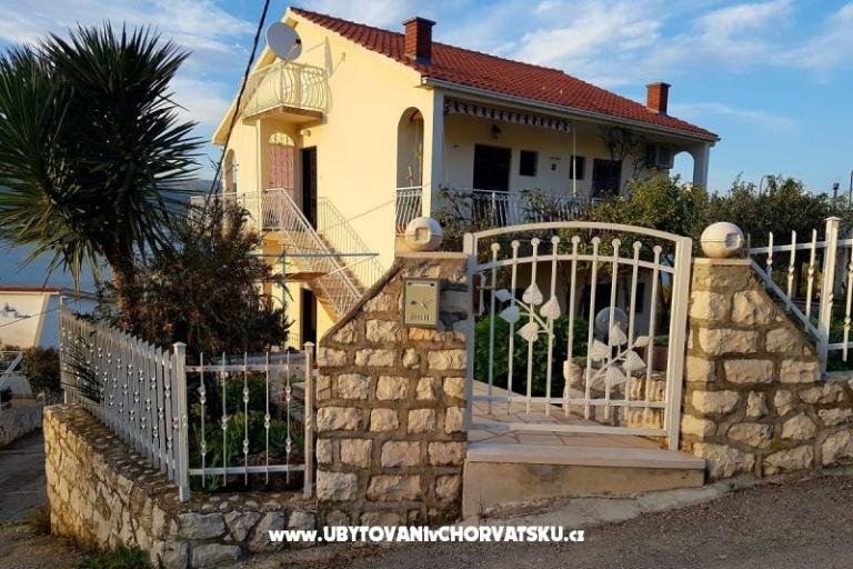 Obiteljski apartman Okrug Donji – foto 8