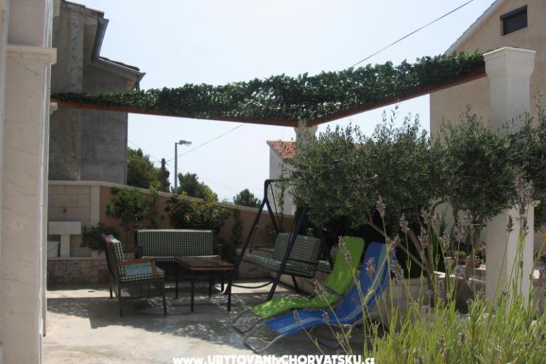 Kuća Lara – foto 3