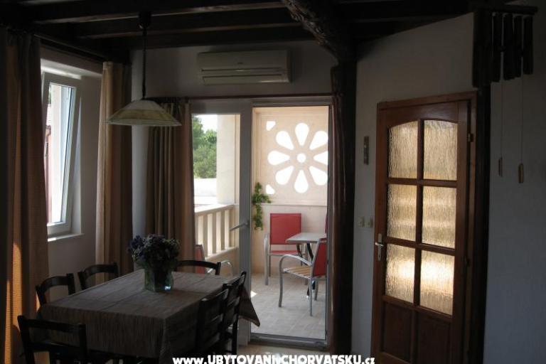Kuća Lara – foto 7