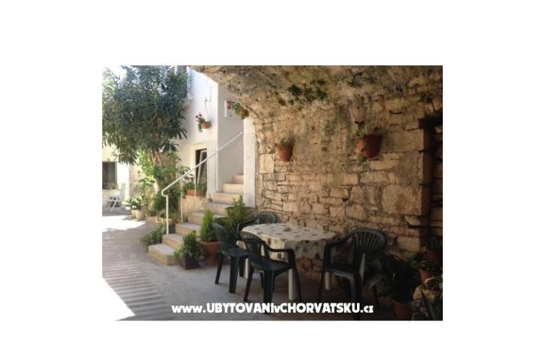 Apartmani Stone Kuća – foto 2
