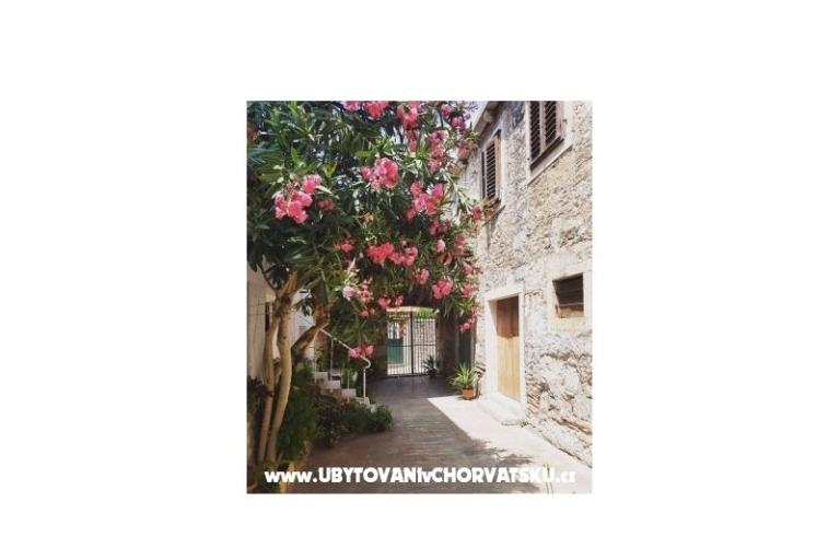 Apartmani Stone Kuća – foto 3