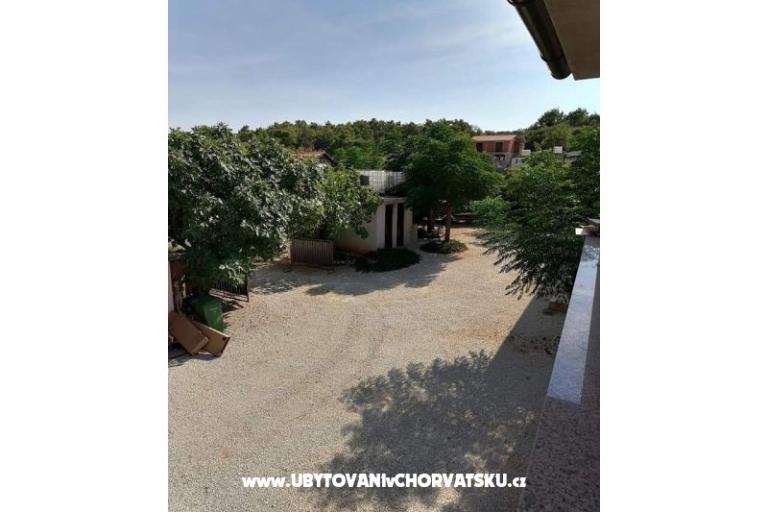 Apartmani Kreć Lozice otok Vir – foto 11