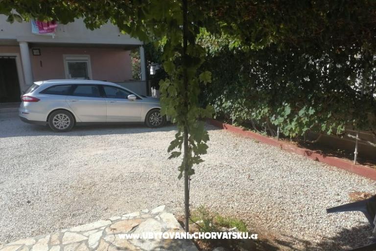 Apartmani Kreć Lozice otok Vir – foto 24