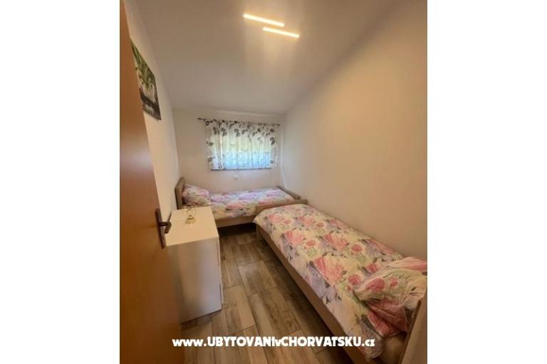 Apartmani Kreć Lozice otok Vir – foto 27